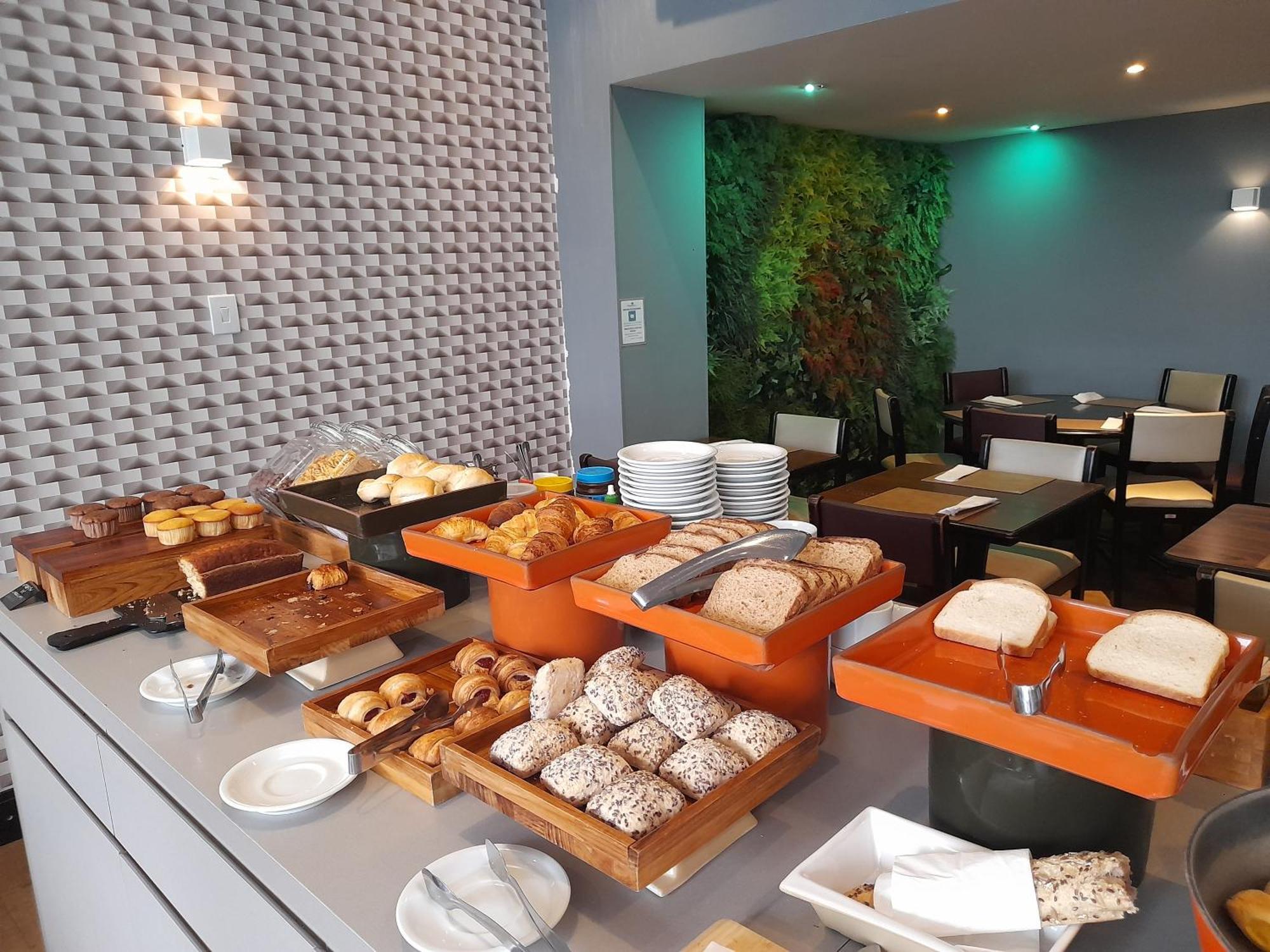 Hotel Flat Impecavel Proximo Aos Shoppings Jk E Olimpia São Paulo